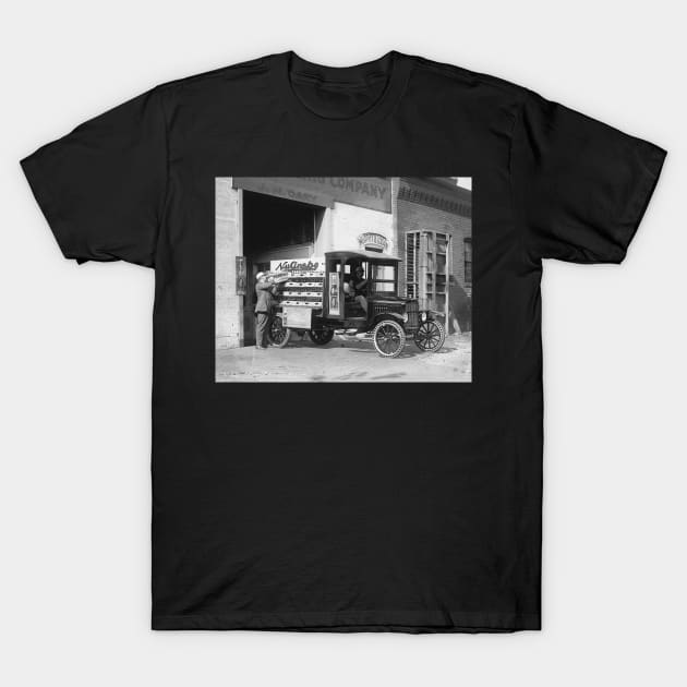 Soda Pop Delivery Truck, 1924. Vintage Photo T-Shirt by historyphoto